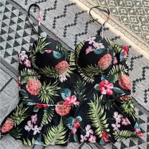 Cupshe Black Tropical Floral Peplum Swim Top